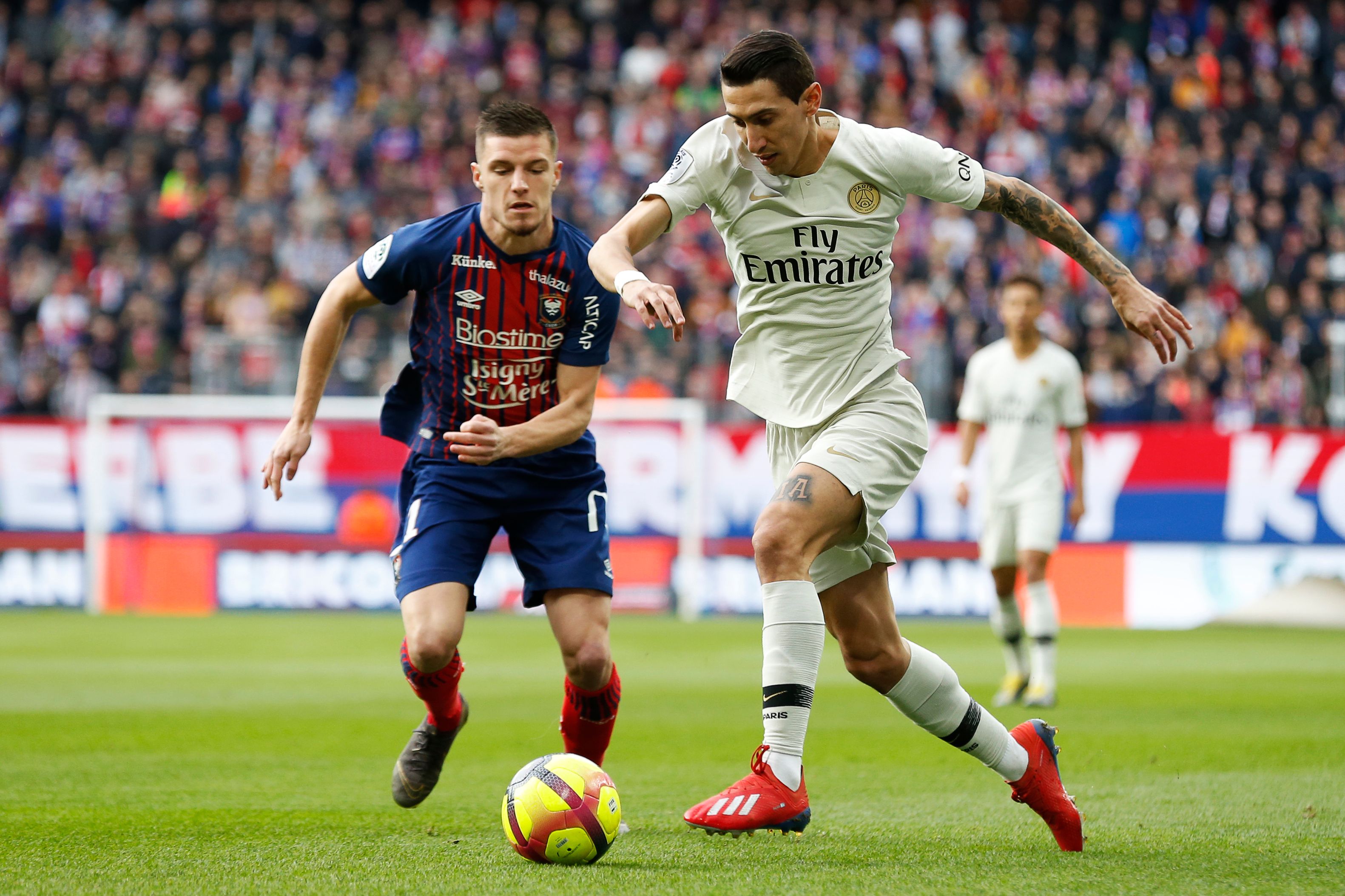 实现中超三连冠、队史第4冠，海港官方社媒发文庆祝（海港夺中超三连冠成队史第4冠 官方社媒发文庆贺）