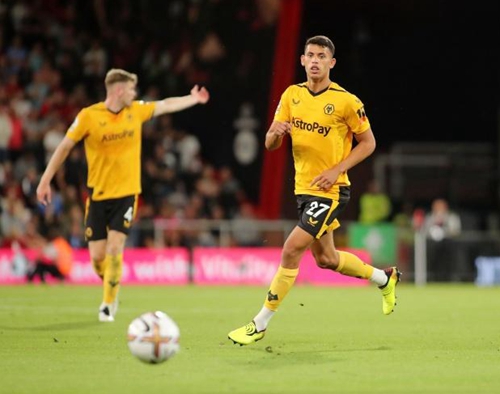 篮球火箭球员参加社区公益活动