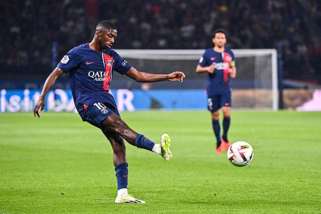 欧冠夺冠赔率：利物浦1赔5居首 3强并列紧追（欧冠冠军赔率更新：利物浦以1赔5领跑，三强并列紧随其后）