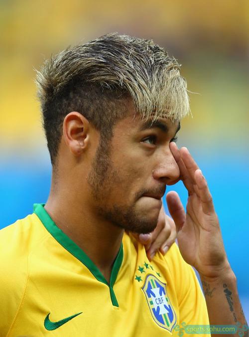 梅西还是C罗？马特乌斯：我选梅西，过去15年他对足球更重要（马特乌斯谈梅罗之争：我选梅西，近15年他对足球影响更大）