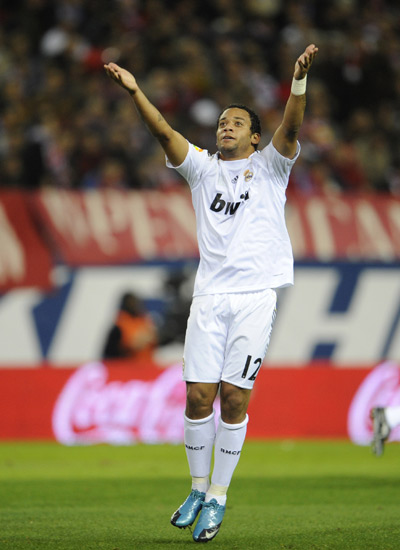 点谁呢？阿莫林整治曼联青训球员不良风气，有人自视甚高摆架子（点名谁？阿莫林整顿曼联青训风纪，部分球员自视过高摆谱）