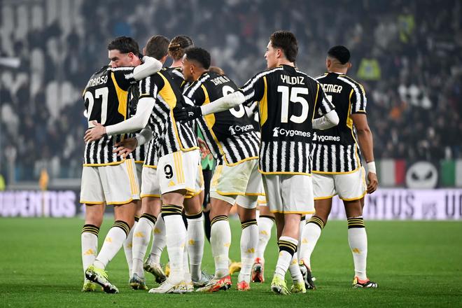 莱万多夫斯基在巴萨的点球表现：从辉煌到困惑