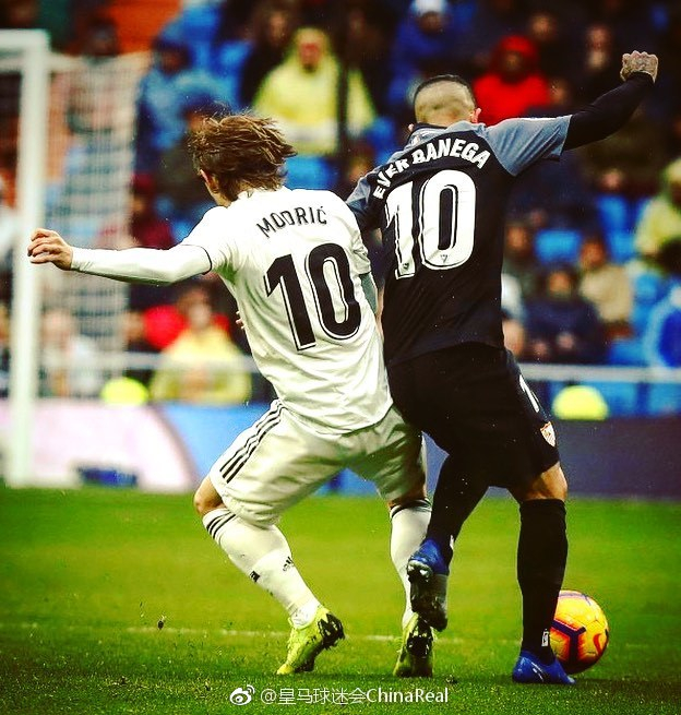 WTT总决赛：王曼昱4-2战胜张本美和，晋级八强