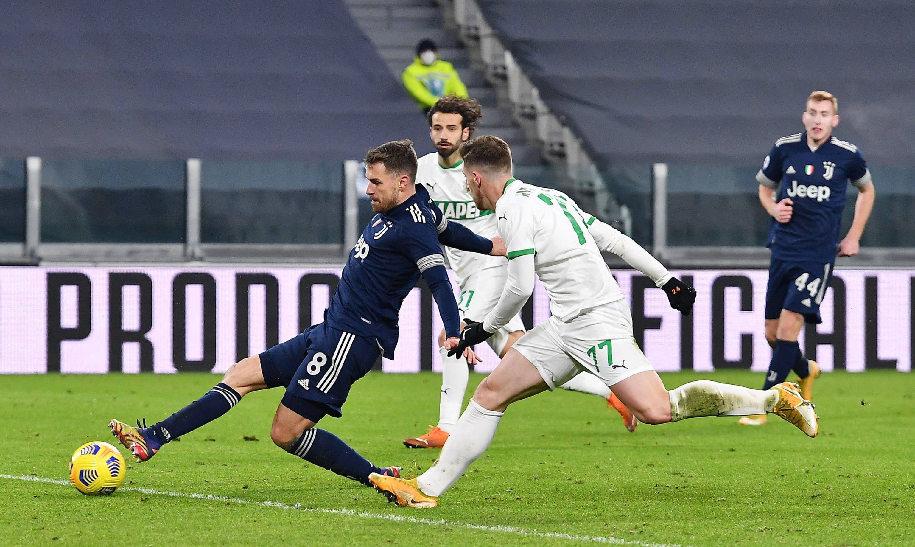 弗莱肯：曼城的阵容确实令人意外；我们配得上这三分