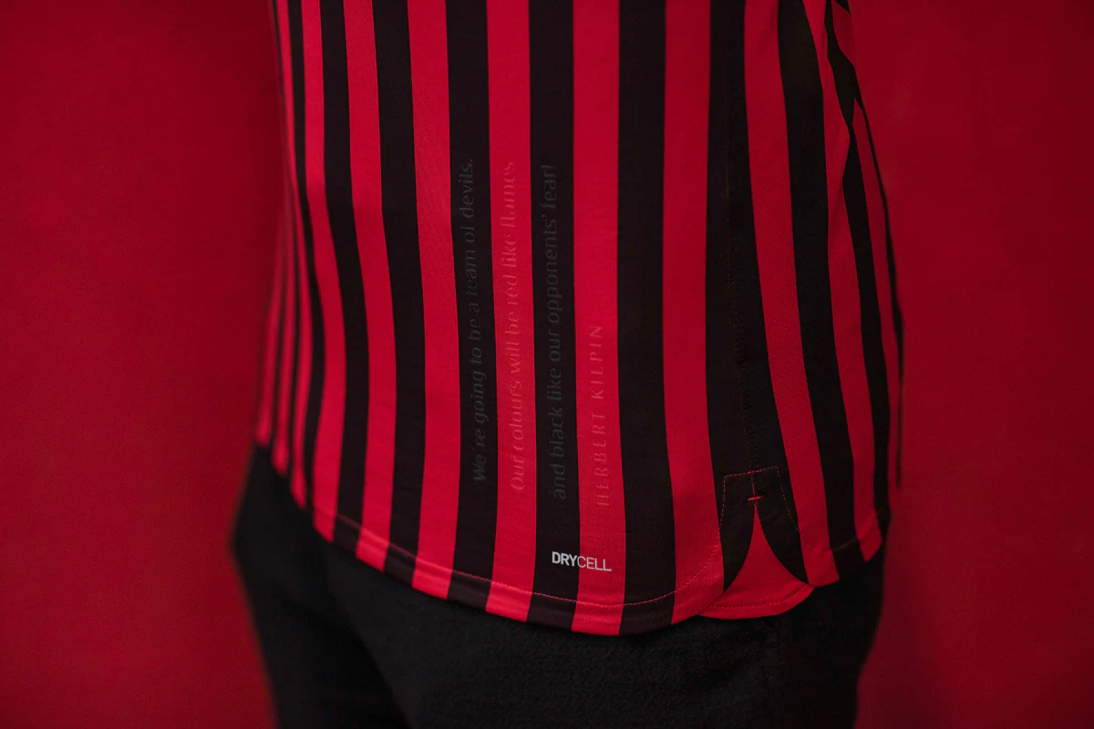 里夫斯：以前我只是双向球员，现在跟詹东相提并论太疯狂了