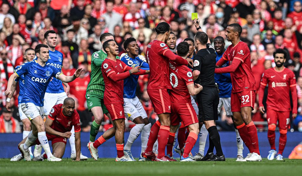 欧洲多家媒体批评莱万飞点：他罚出西甲史上最糟糕的点球之一（欧洲多家媒体抨击莱万罚丢点球：被称为西甲史上最糟之一）