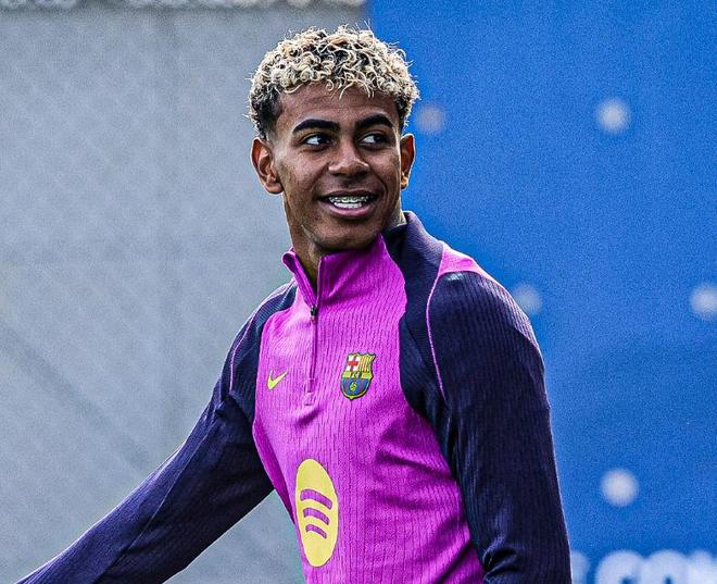 球员C罗先生，完成一次精彩的倒钩破门。