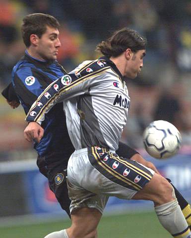 巴萨官方：佩德里肌肉不适，保险起见将无缘对阵黄潜（巴萨官宣：佩德里肌肉不适，谨慎起见缺席对阵黄潜）